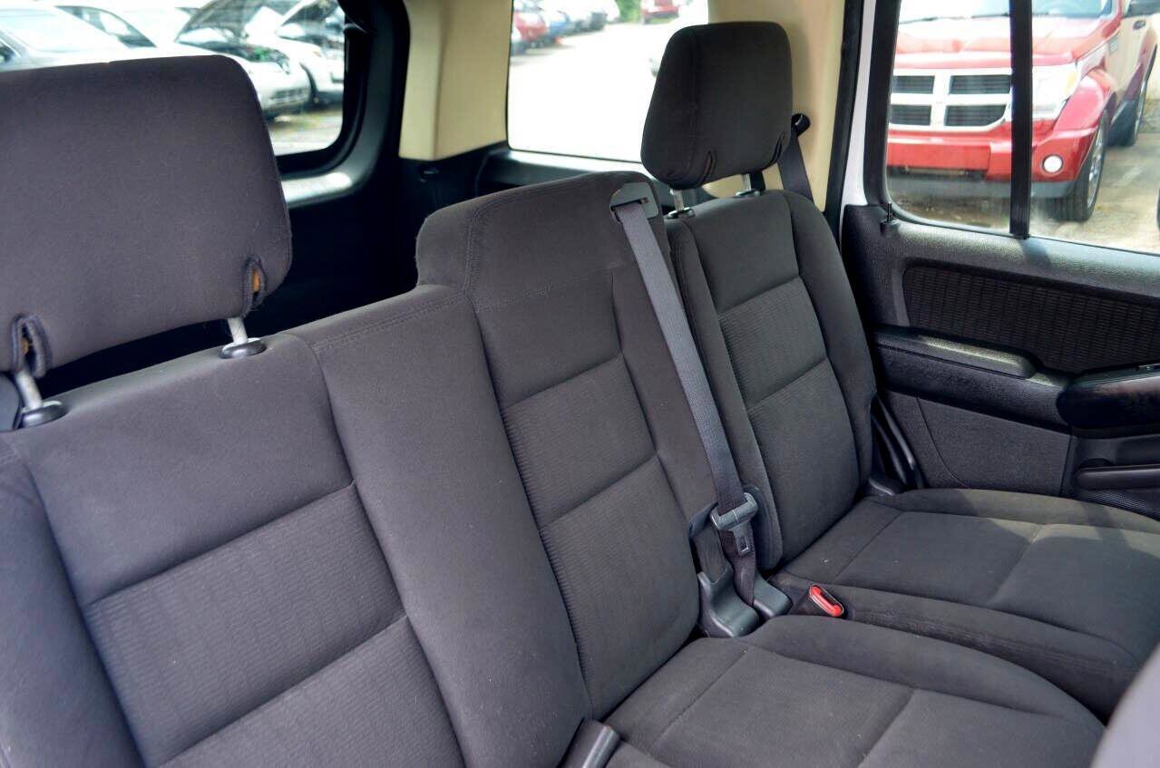 Used 2010 Ford Explorer XLT image 22