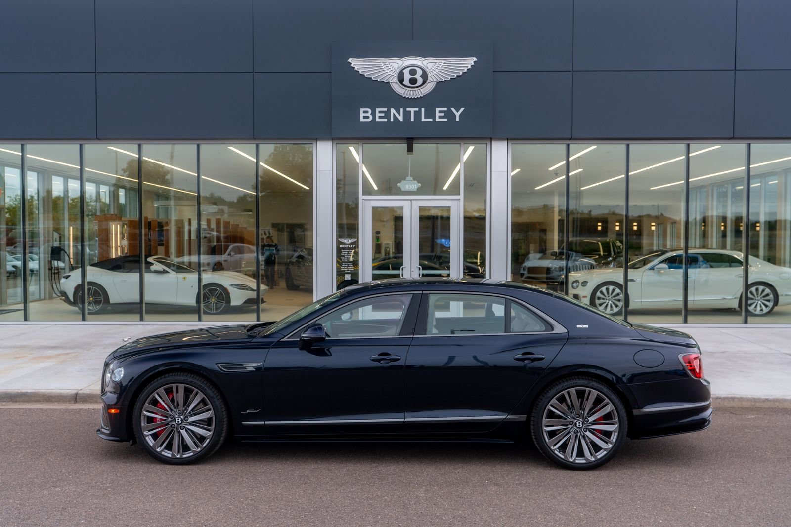 New 2025 Bentley Flying Spur Plug-In Hybrid image 8