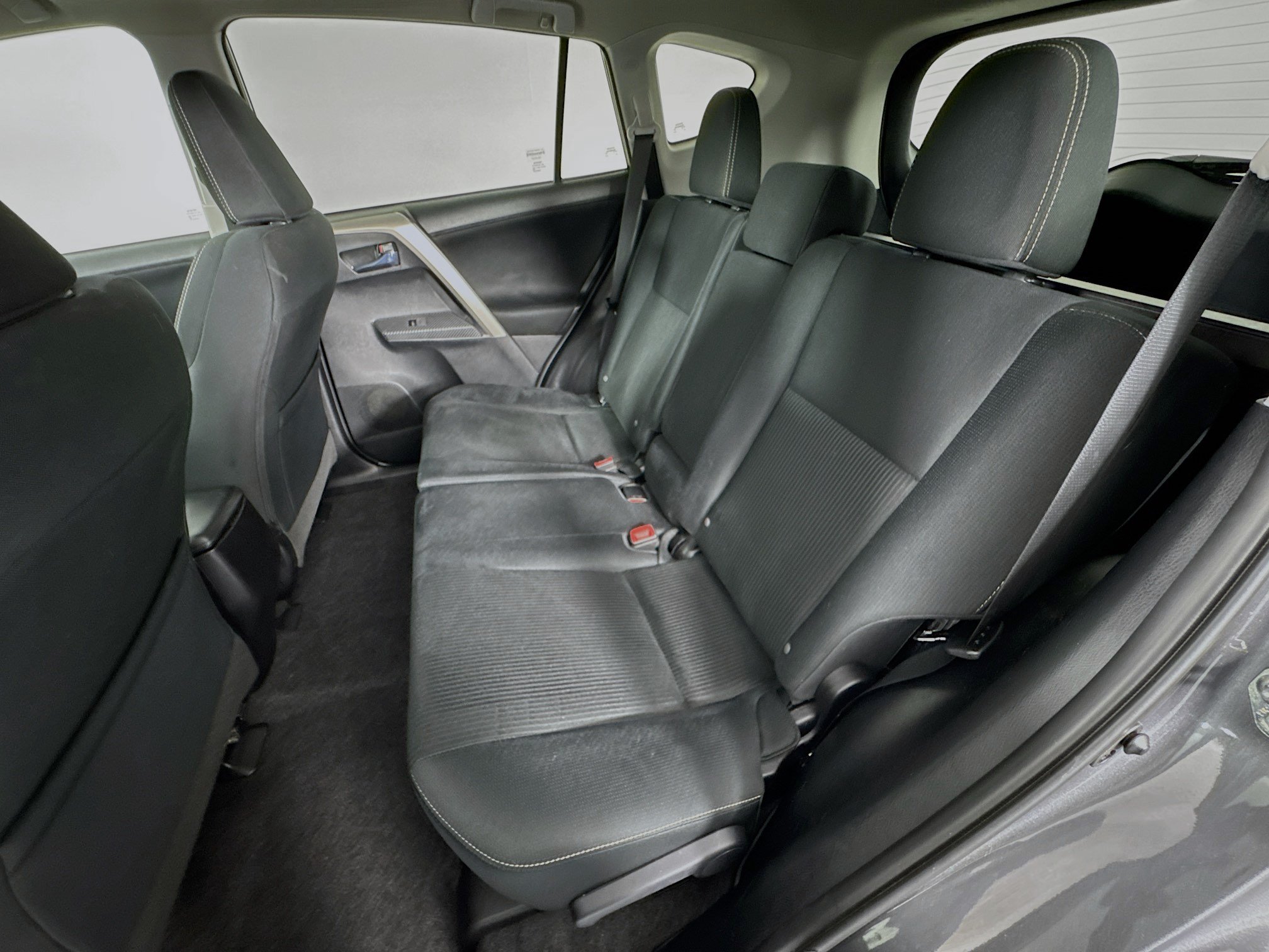 Used 2015 Toyota RAV4 XLE AWD/4WD image 23