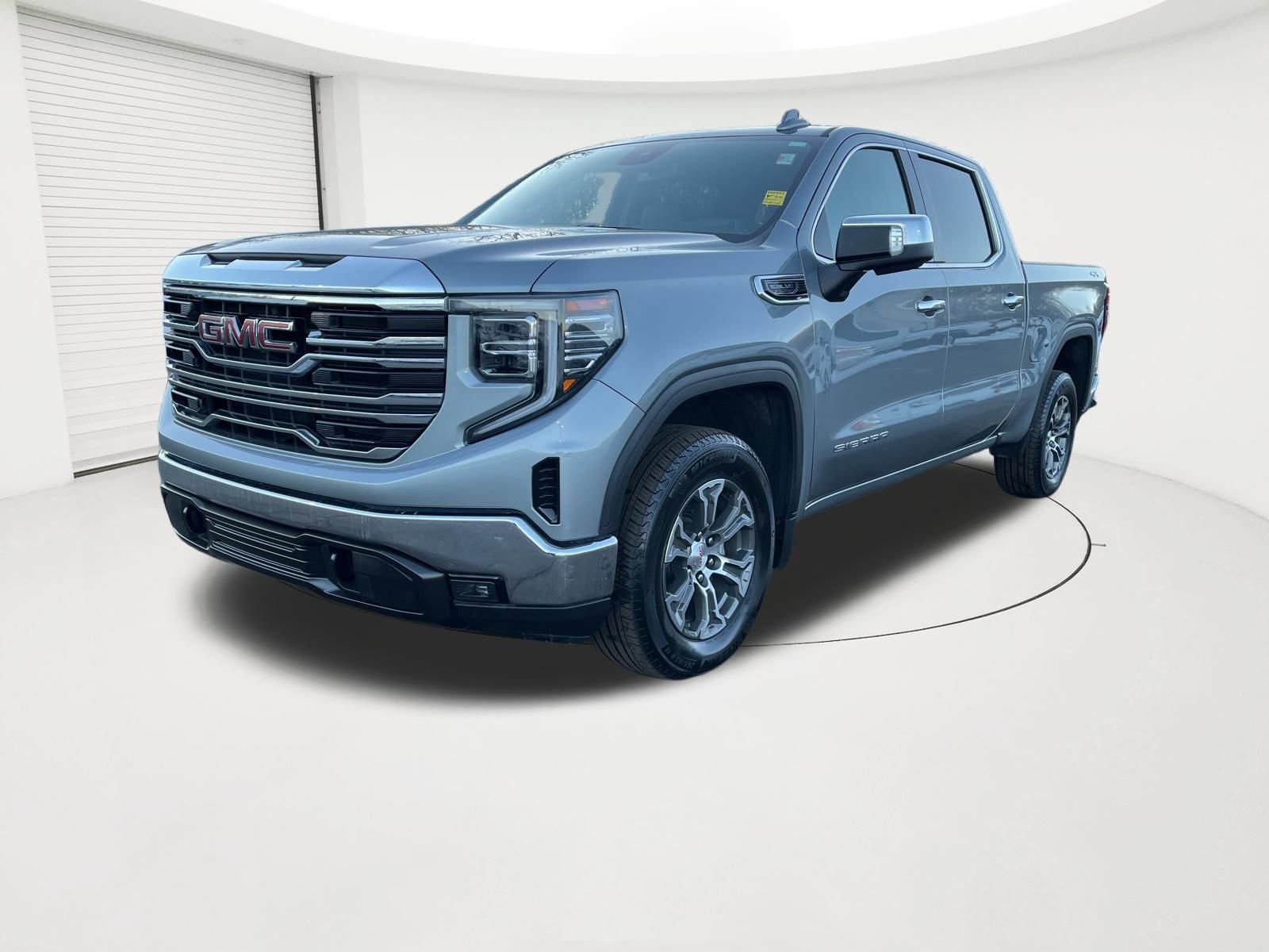 Certified 2025 GMC Sierra 1500 SLT image 1