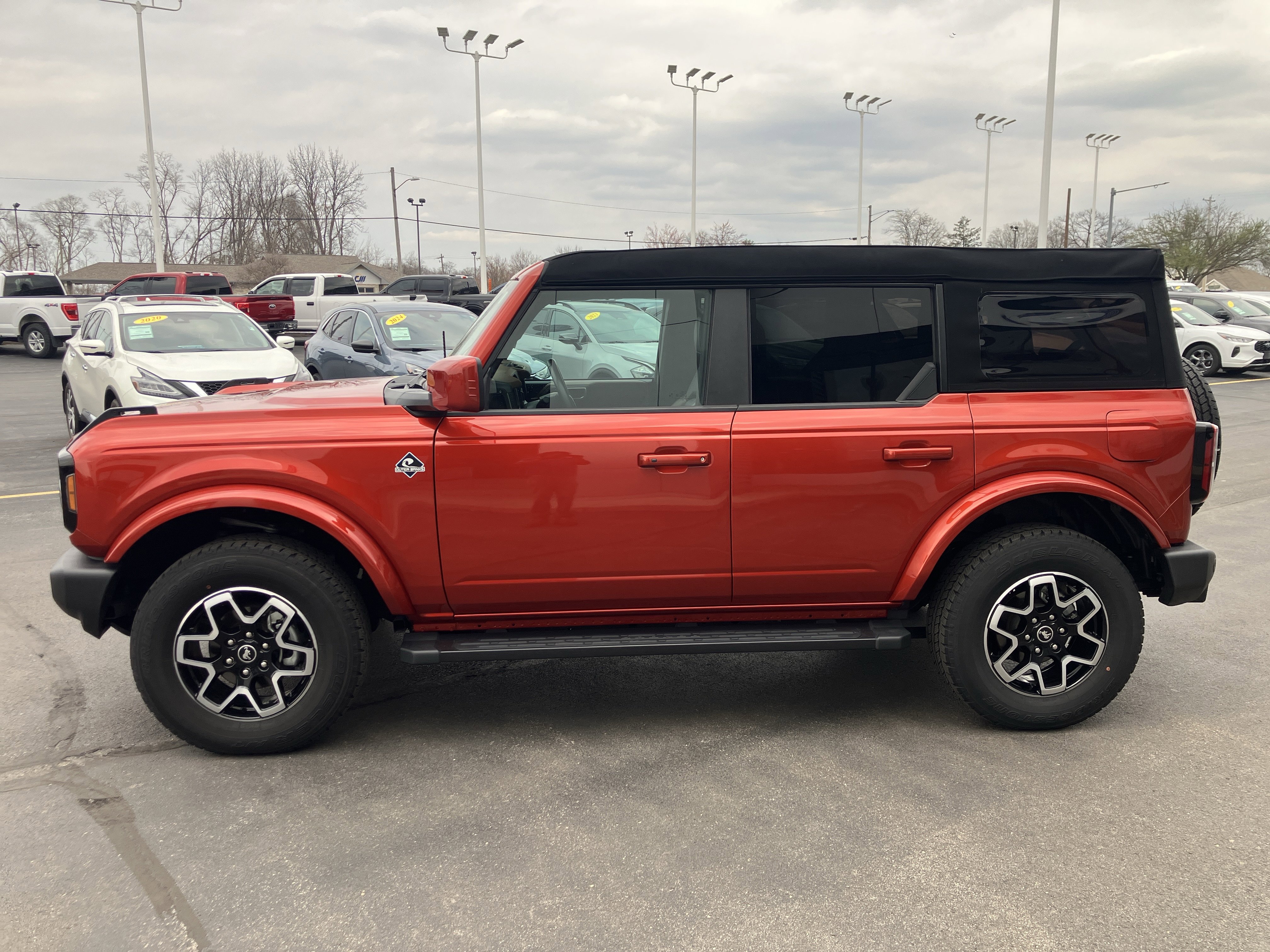 Used 2024 Ford Bronco Outer Banks image 4