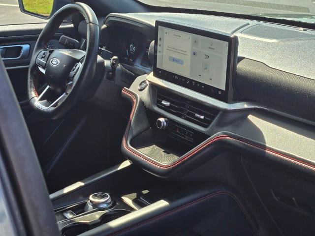 Certified 2025 Ford Explorer ST-Line AWD/4WD image 9