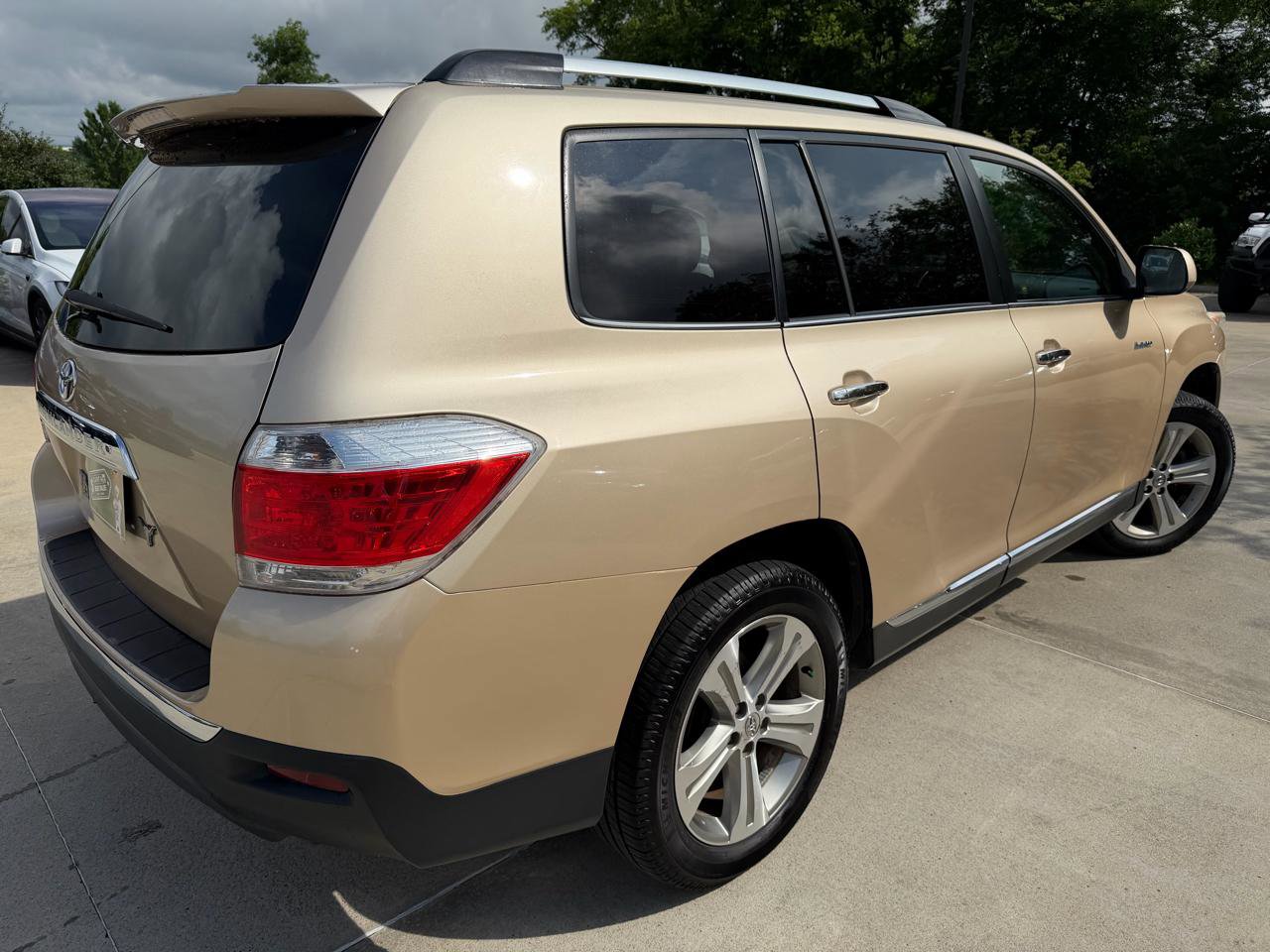 Used 2011 Toyota Highlander Limited FWD image 5