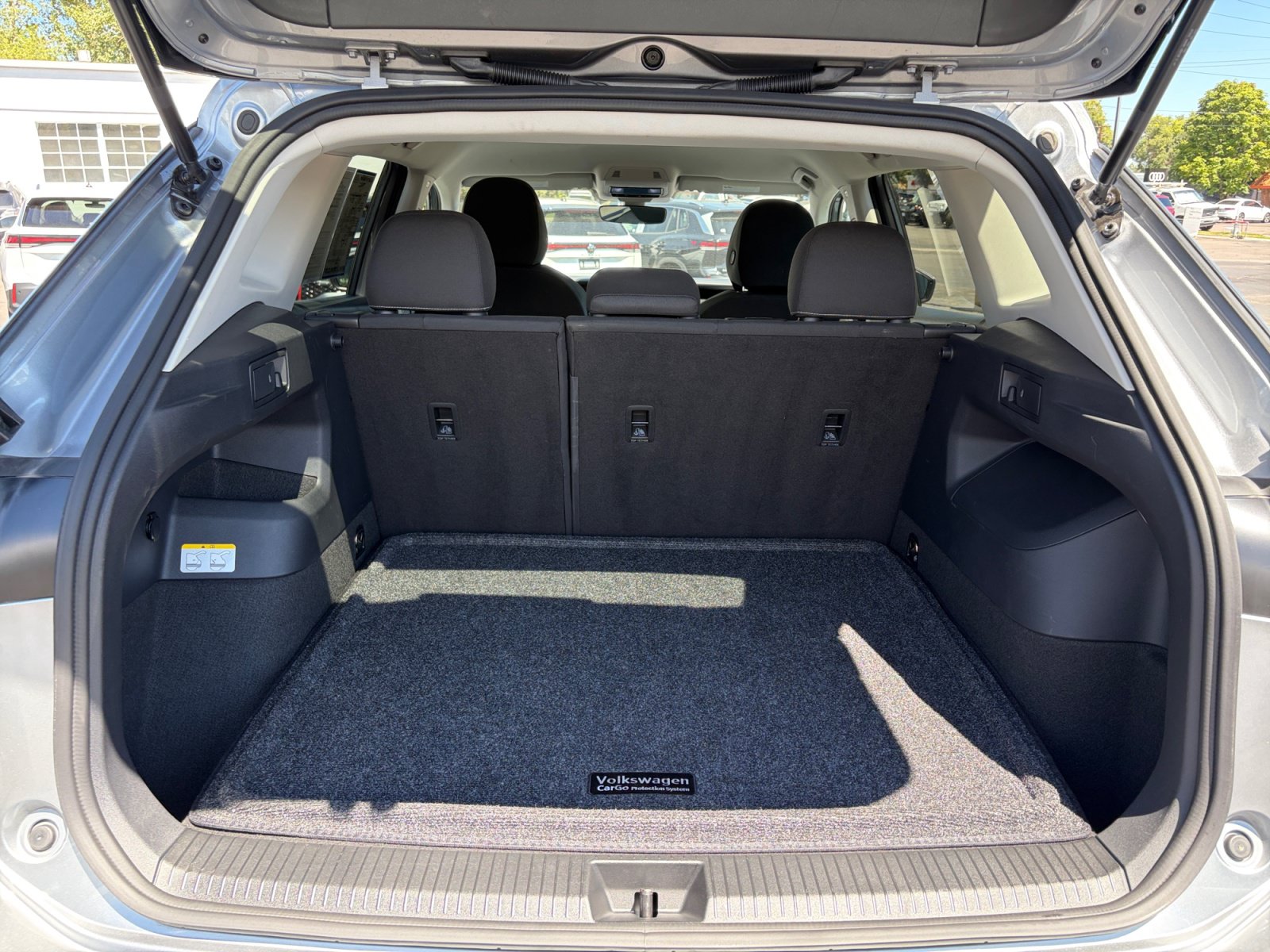 Used 2025 Volkswagen Tiguan S AWD/4WD image 34