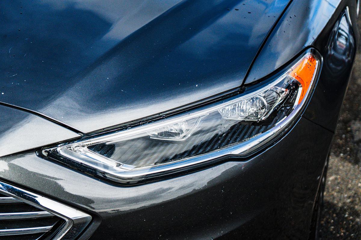 Used 2018 Ford Fusion Energi Titanium image 7