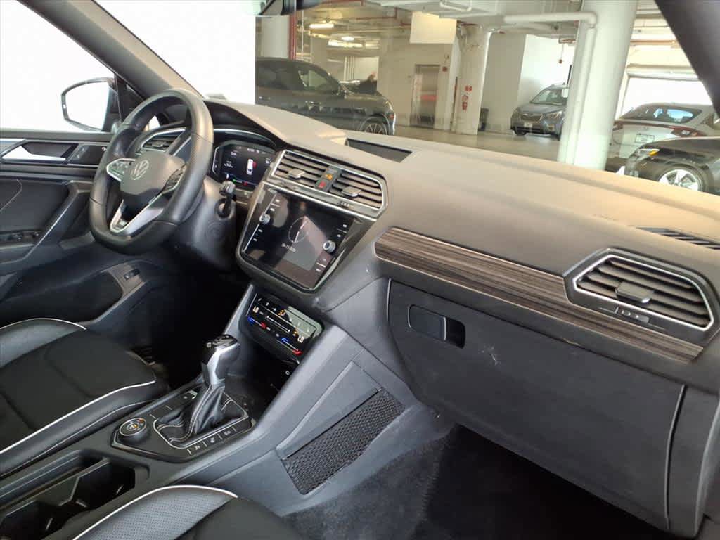 Used 2022 Volkswagen Tiguan SEL R-Line AWD/4WD image 22