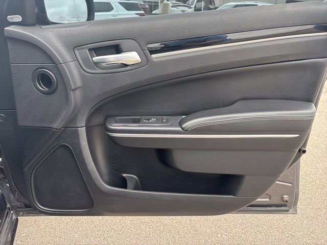 Used 2018 Chrysler 300 S image 13