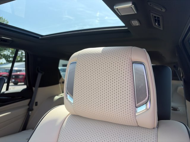 Used 2024 Cadillac Escalade Premium Luxury w/ Performance Package AWD/4WD image 50