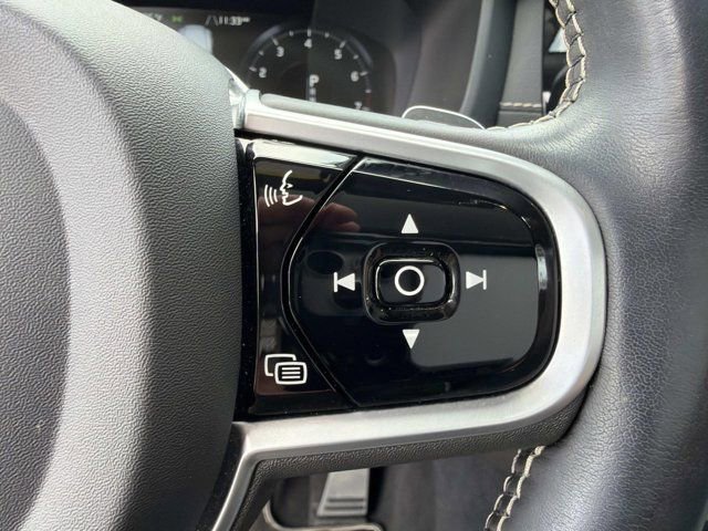Used 2020 Volvo S60 T5 R-Design image 25