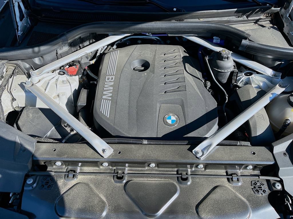 Used 2024 BMW X5 xDrive40i w/ M Sport Package image 10