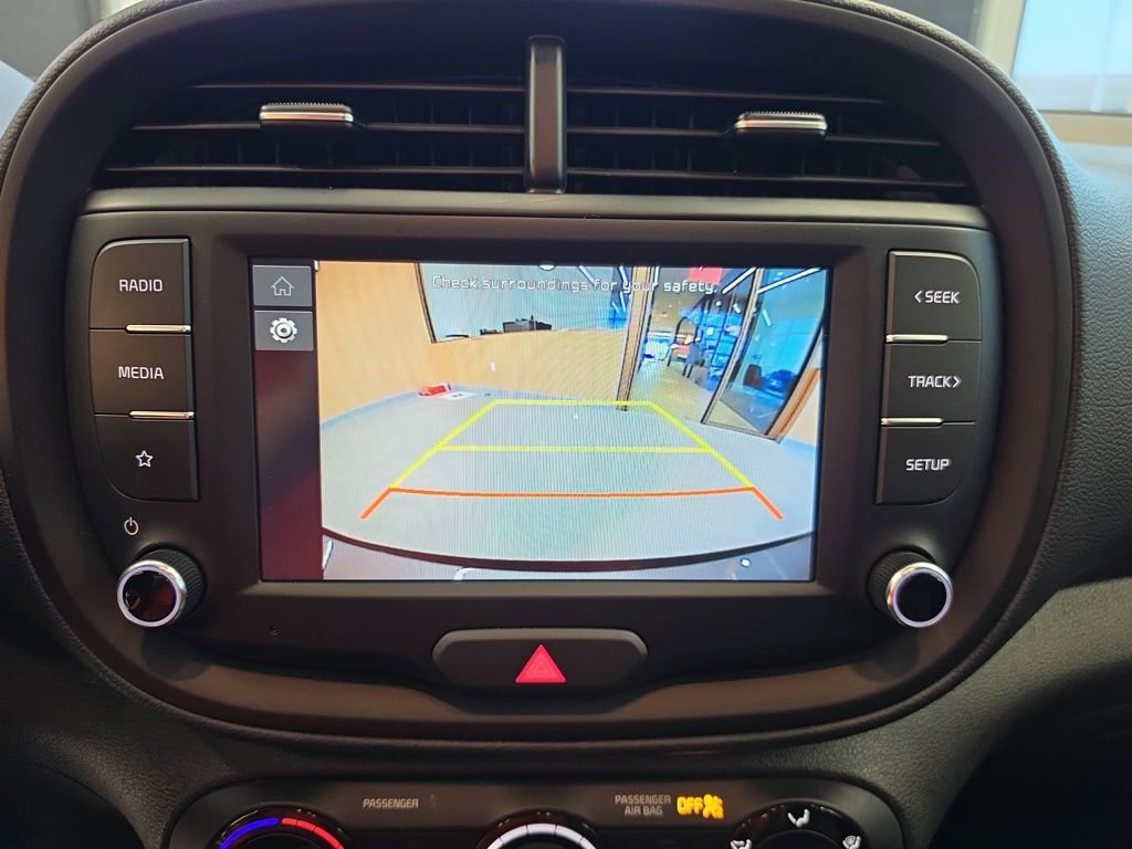 Used 2025 Kia Soul LX image 24