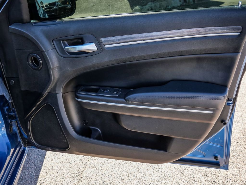 Used 2022 Chrysler 300 Touring L RWD image 16