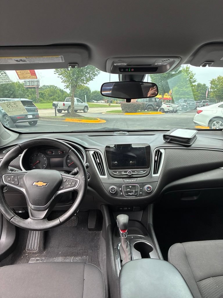 Used 2022 Chevrolet Malibu RS FWD image 11