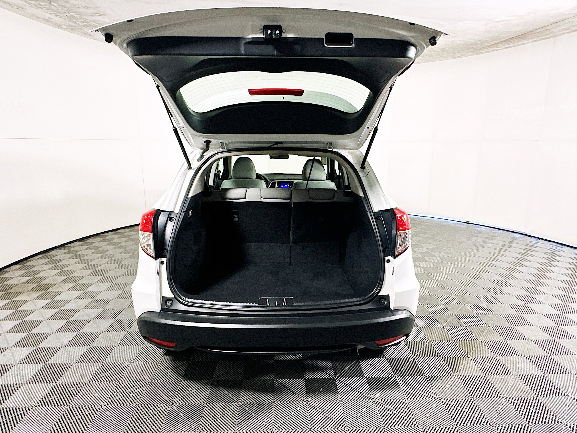 Used 2019 Honda HR-V LX image 30