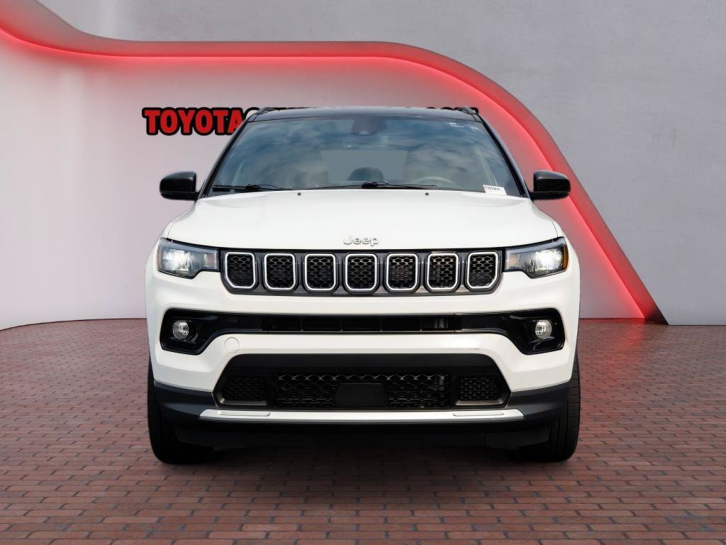 Used 2024 Jeep Compass Limited AWD/4WD image 2