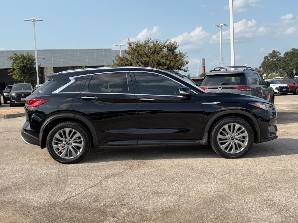 Used 2023 INFINITI QX50 Luxe FWD image 4