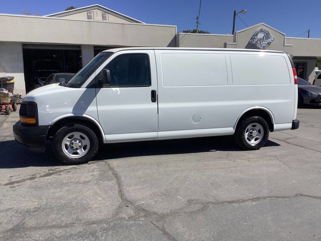 Used 2003 Chevrolet Express 1500 image 21
