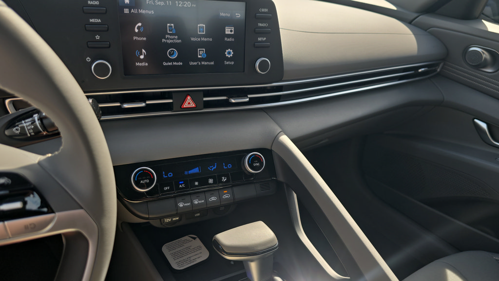 Certified 2026 Hyundai Elantra Sport FWD image 21