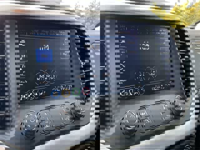 Used 2023 GMC Acadia SLT image 21