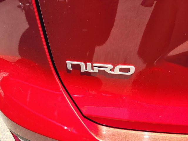 Used 2025 Kia Niro EX FWD image 7