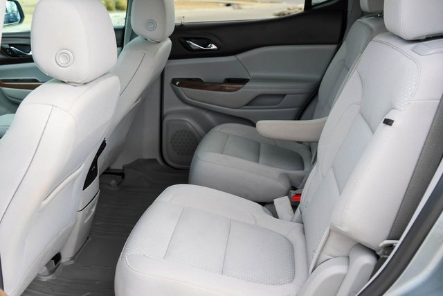 Used 2023 GMC Acadia SLE w/ Driver Convenience Package image 15