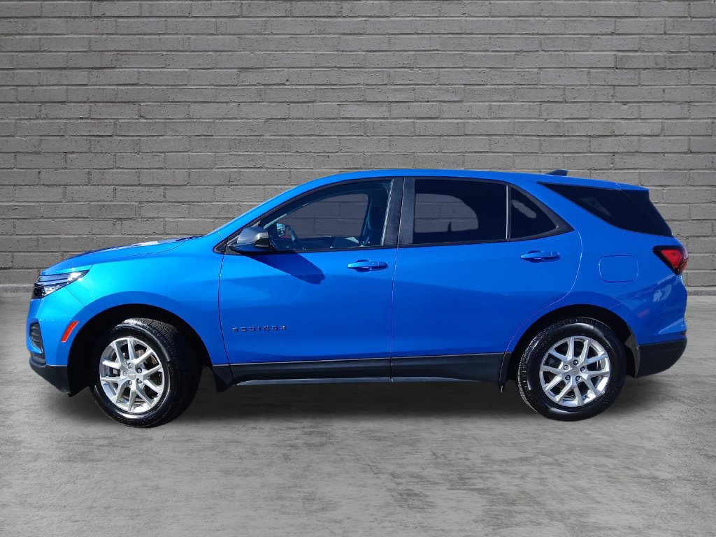 Used 2024 Chevrolet Equinox LS w/ LS Convenience Package AWD/4WD image 2