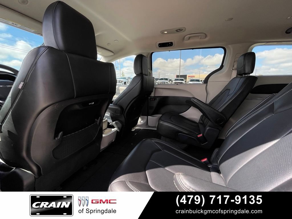 Used 2024 Chrysler Pacifica Touring-L FWD image 29