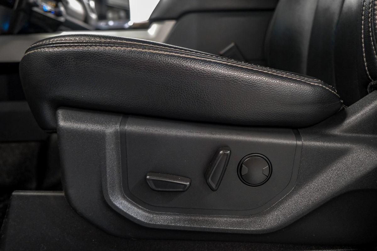 Used 2022 Ford F350 Lariat w/ Lariat Value Package AWD/4WD image 30