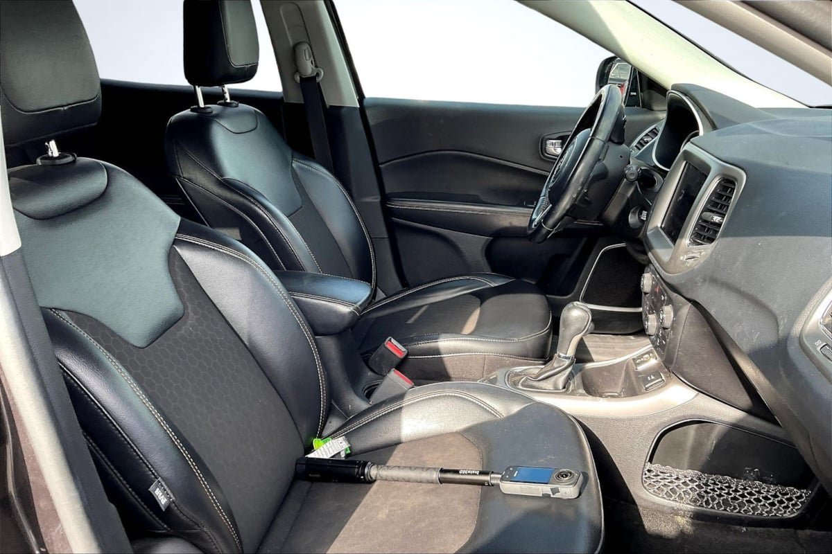 Used 2019 Jeep Compass Latitude w/ Popular Equipment Group FWD image 7