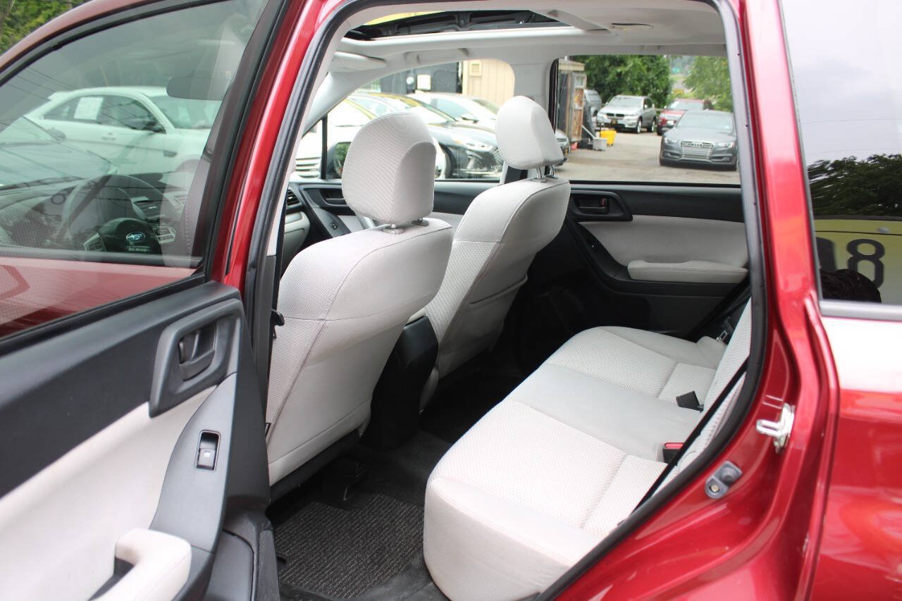 Used 2015 Subaru Forester 2.5i Premium AWD/4WD image 25
