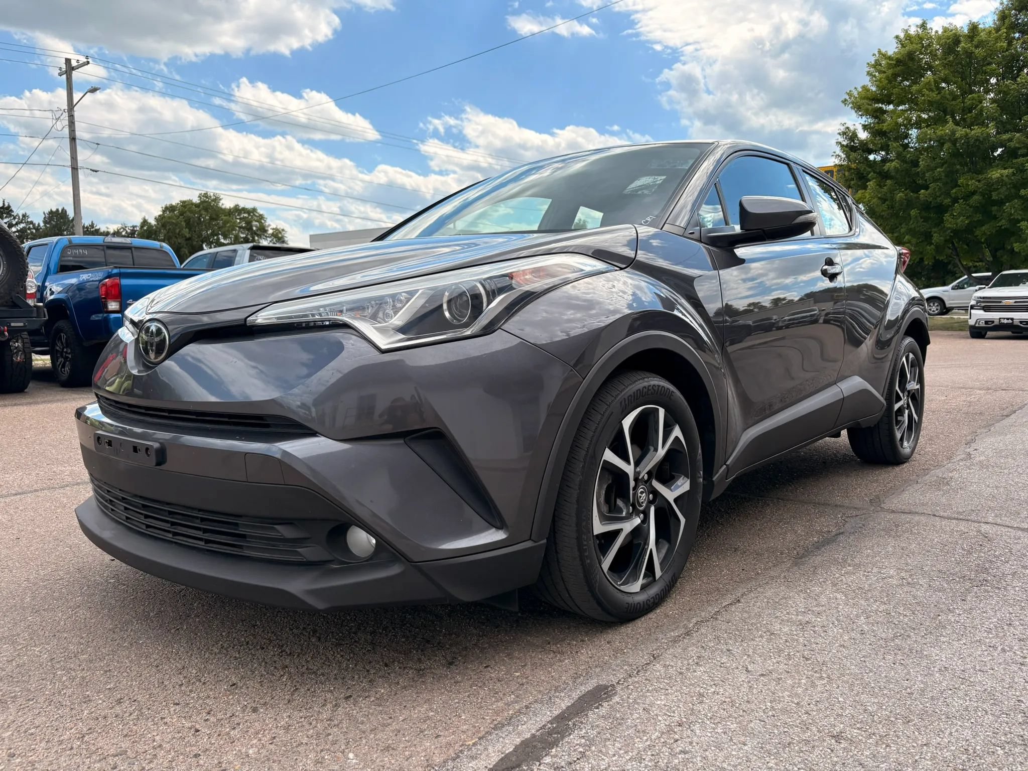 Used 2018 Toyota C-HR XLE FWD image 4