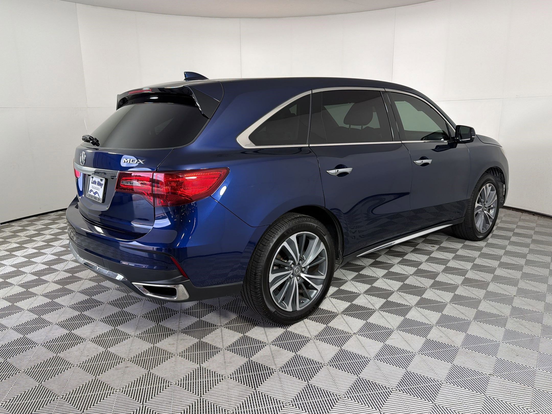 Used 2018 Acura MDX FWD w/ Technology Package image 9