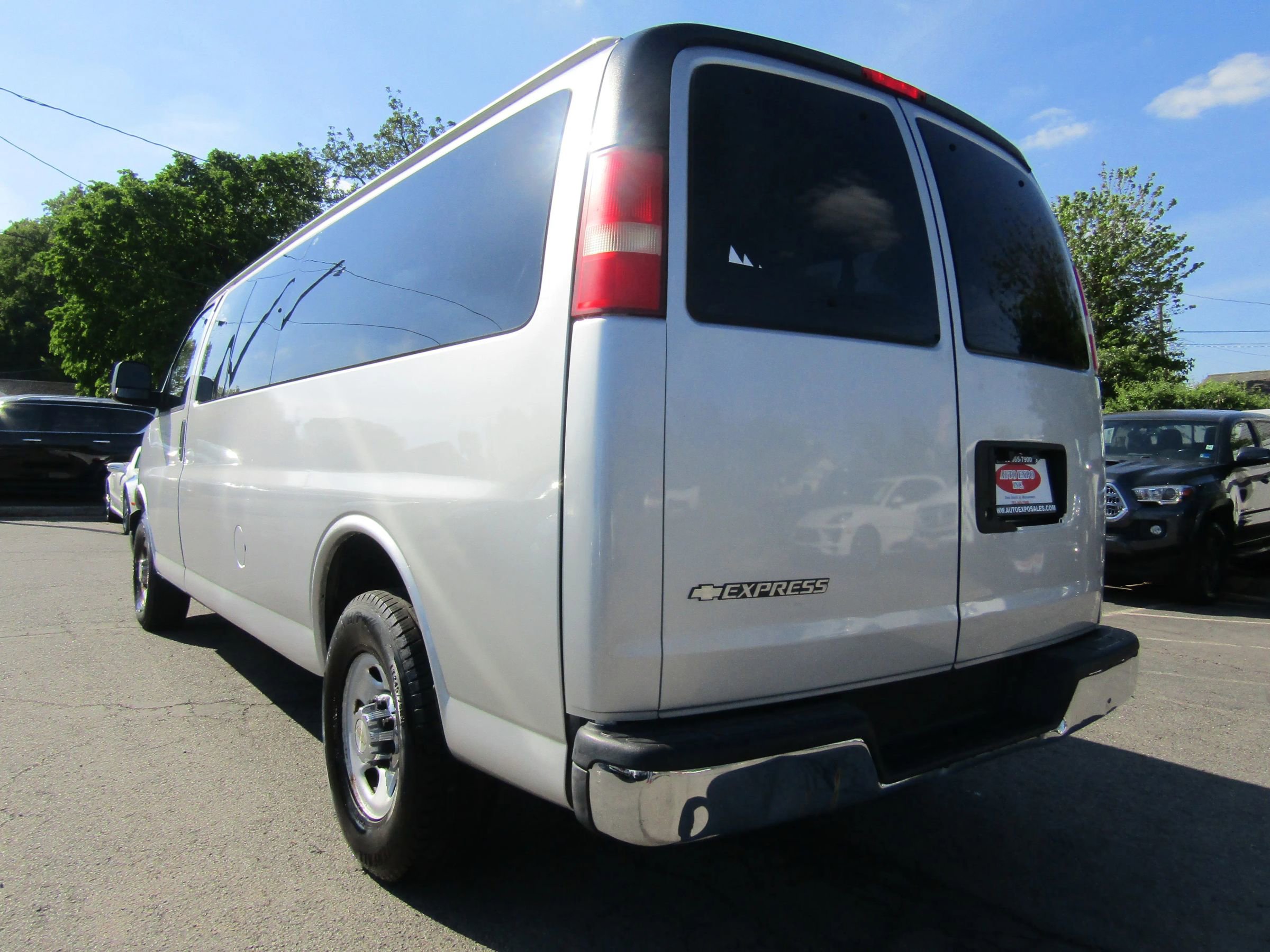 Used 2012 Chevrolet Express 3500 LT w/ LT Preferred Equipment Group RWD image 5