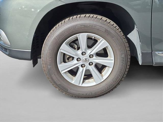 Used 2013 Toyota Highlander SE FWD image 12