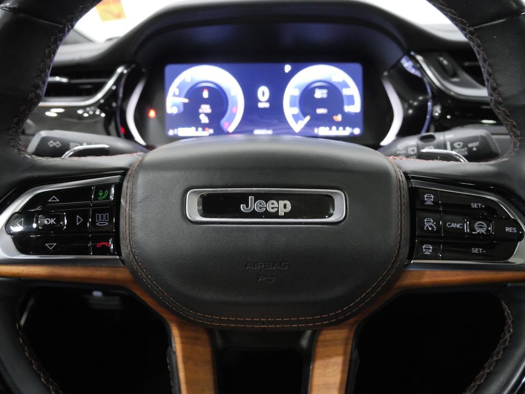 Used 2023 Jeep Grand Cherokee L Summit AWD/4WD image 18