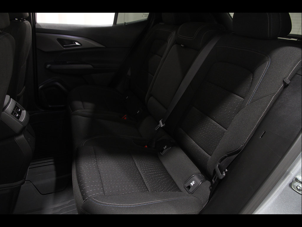 Used 2025 Chevrolet Equinox EV LT w/ Comfort Package FWD image 19