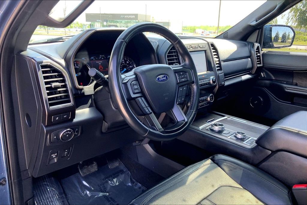Used 2019 Ford Expedition Limited w/ Equipment Group 302A AWD/4WD image 13