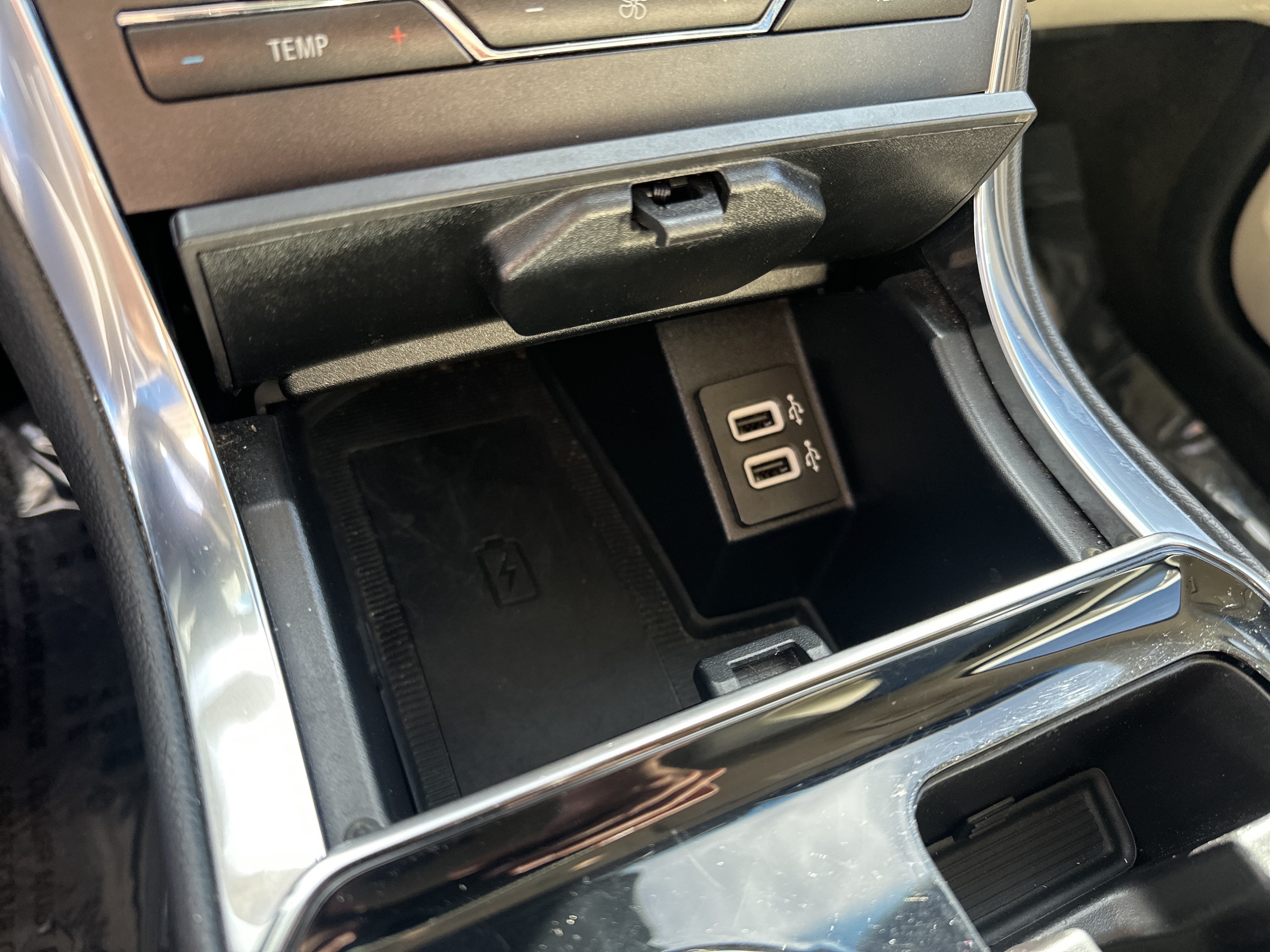 Used 2019 Ford Edge Titanium AWD/4WD image 17