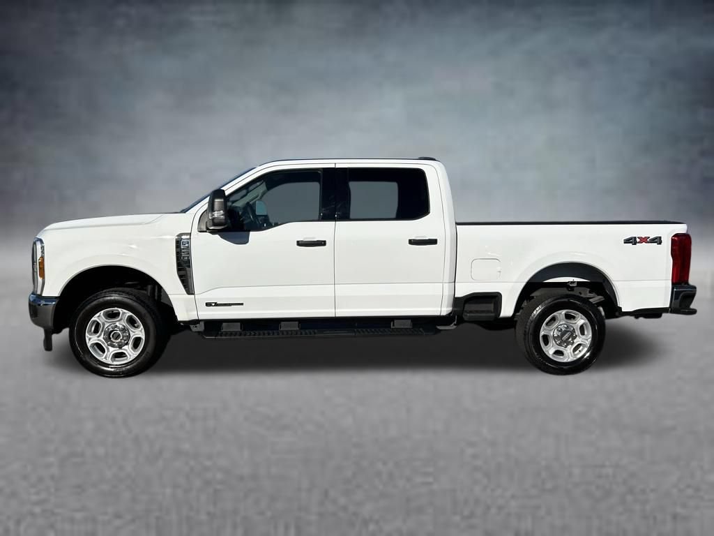 Used 2025 Ford F250 XLT AWD/4WD image 2