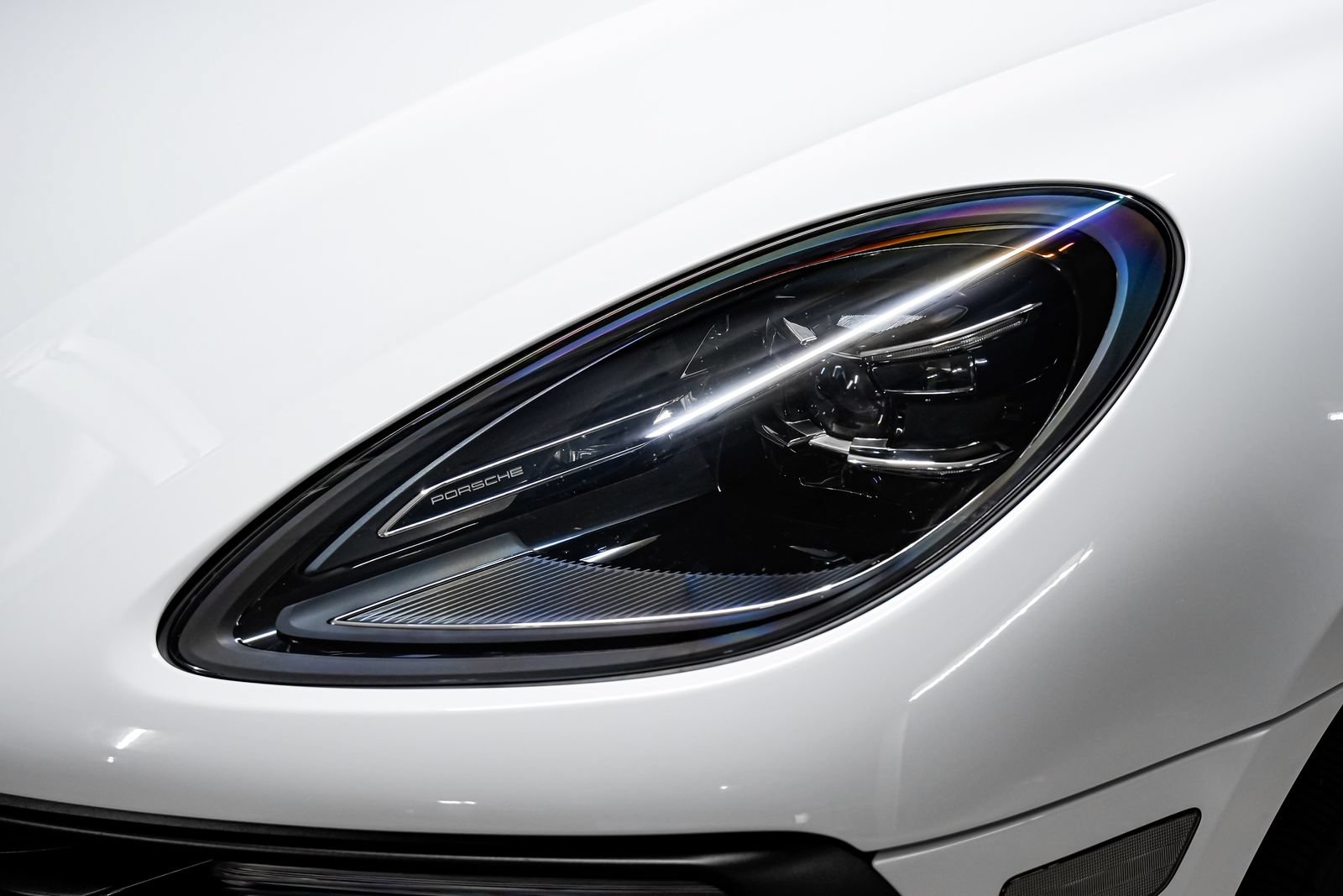 Used 2024 Porsche Macan S AWD/4WD image 41