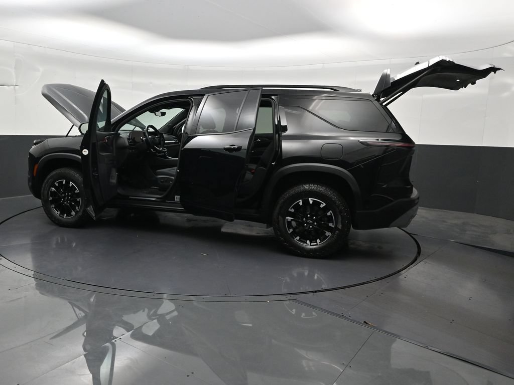 Used 2024 Chevrolet Traverse Z71 w/ Enhanced Driving Package AWD/4WD image 33