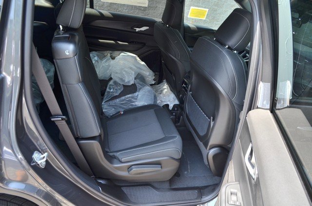 New 2025 Jeep Grand Cherokee L Laredo w/ Luxury Tech Group I image 34