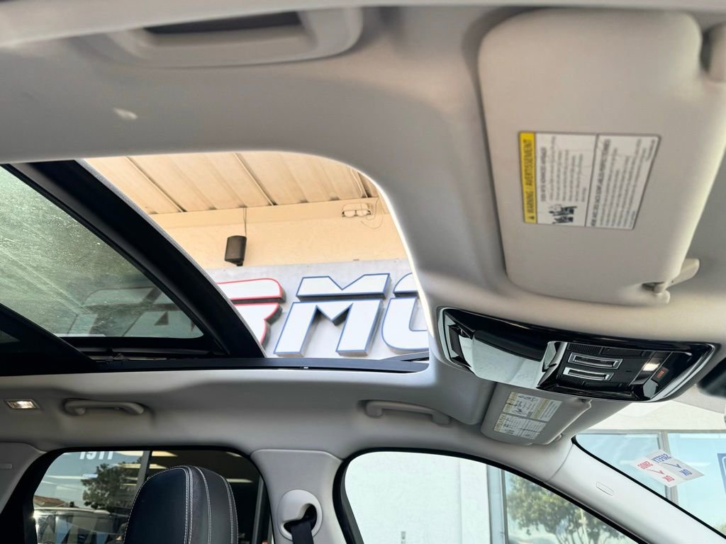 Used 2020 Land Rover Range Rover Velar S image 31