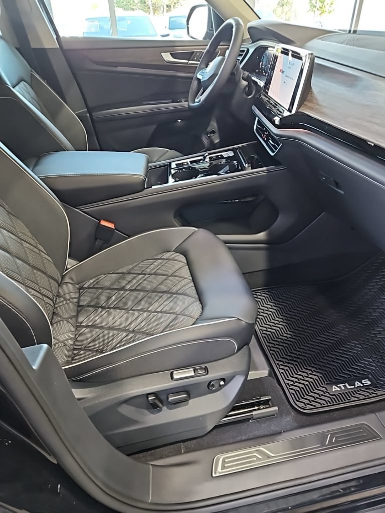 New 2026 Volkswagen Atlas SEL Premium R-Line AWD/4WD image 13
