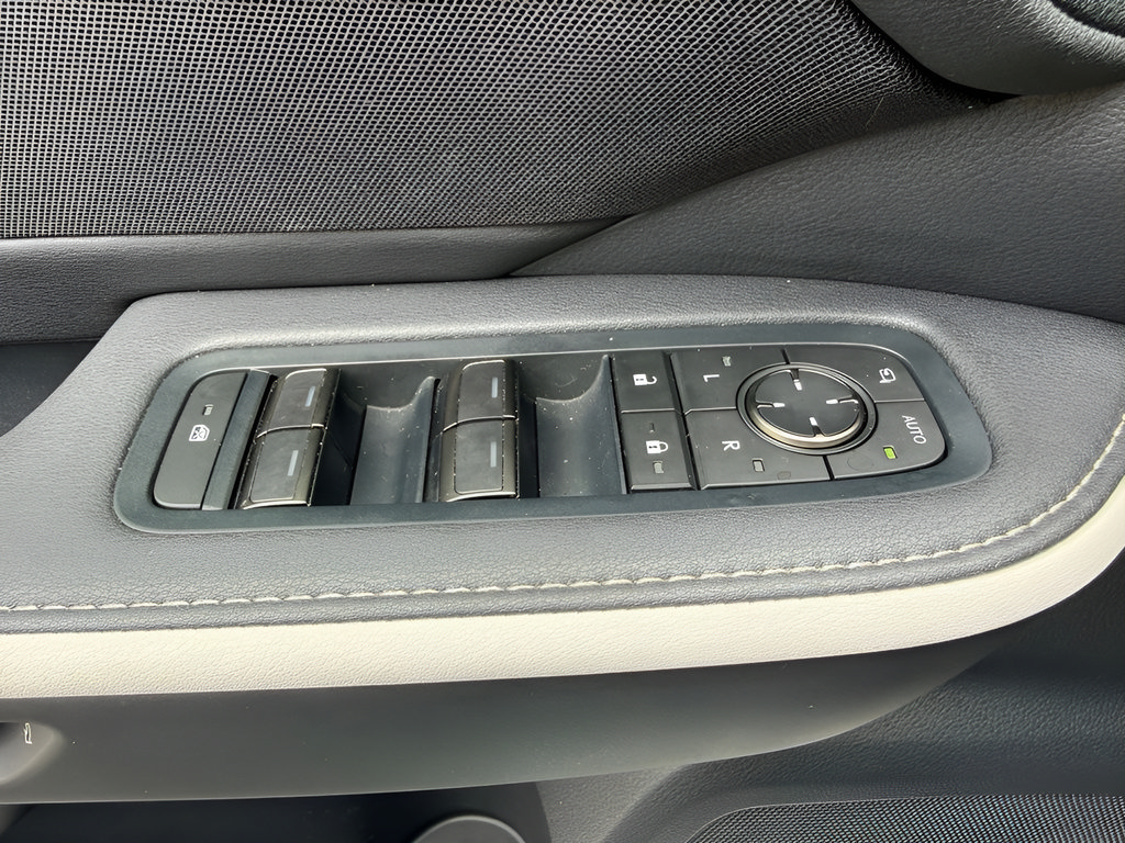 Used 2026 Lexus TX 500h AWD w/ Technology Package image 26