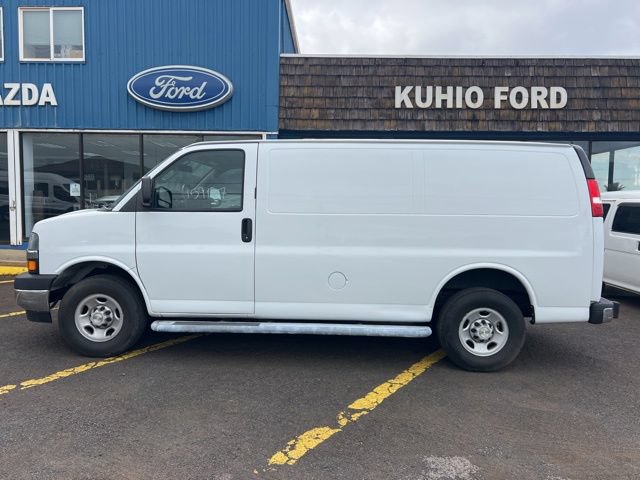 Used 2022 Chevrolet Express 2500 w/ Driver Convenience Package RWD image 2