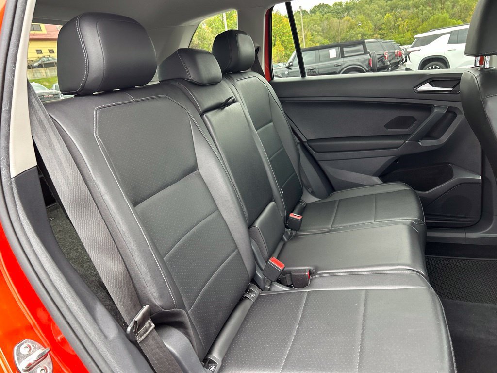 Used 2018 Volkswagen Tiguan SE AWD/4WD image 39