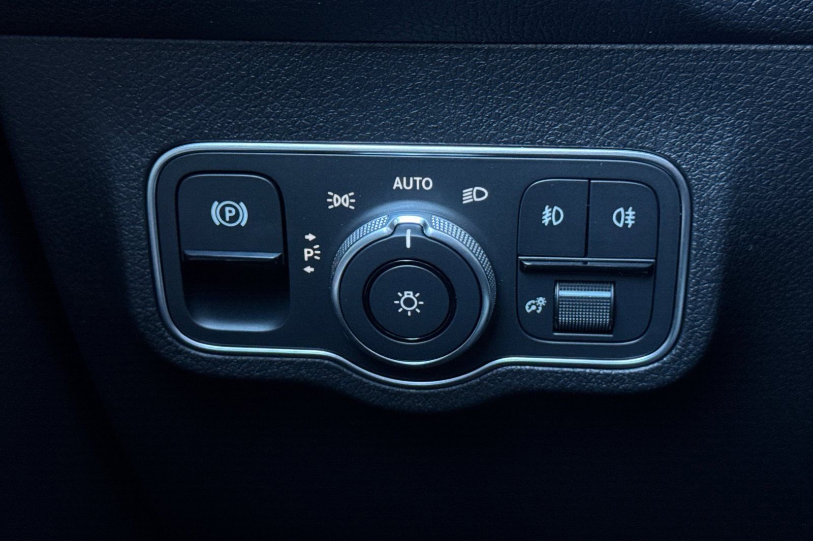 New 2026 Mercedes-Benz GLB 250 image 27