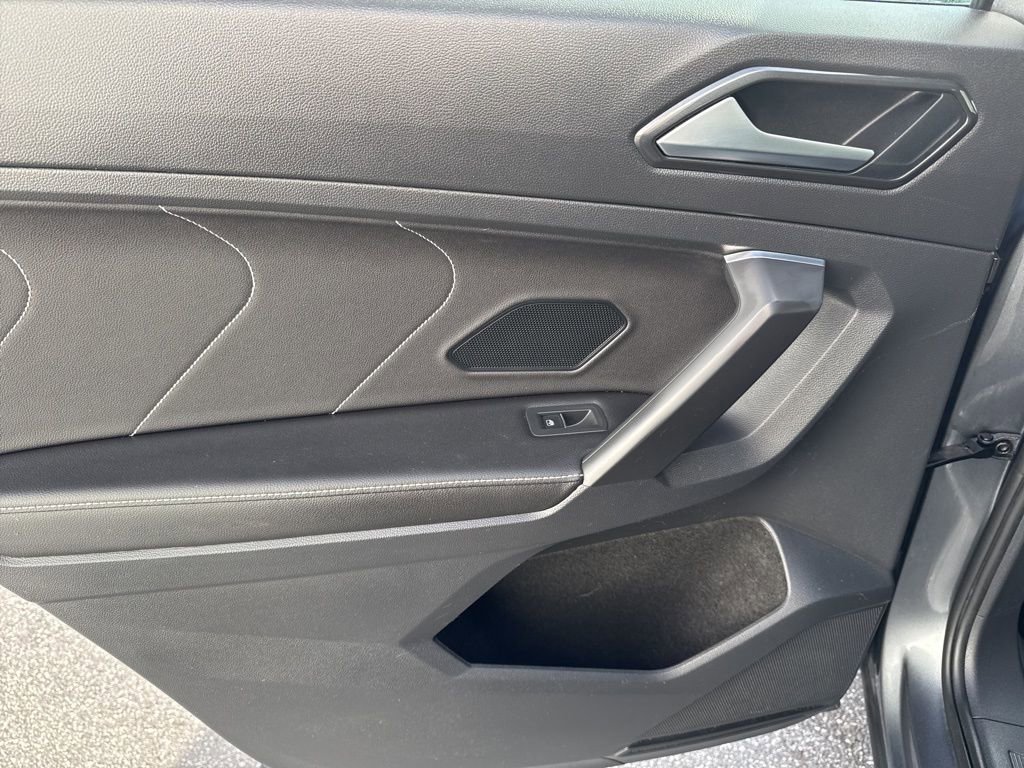 Certified 2023 Volkswagen Tiguan SE w/ Panoramic Sunroof Package image 14