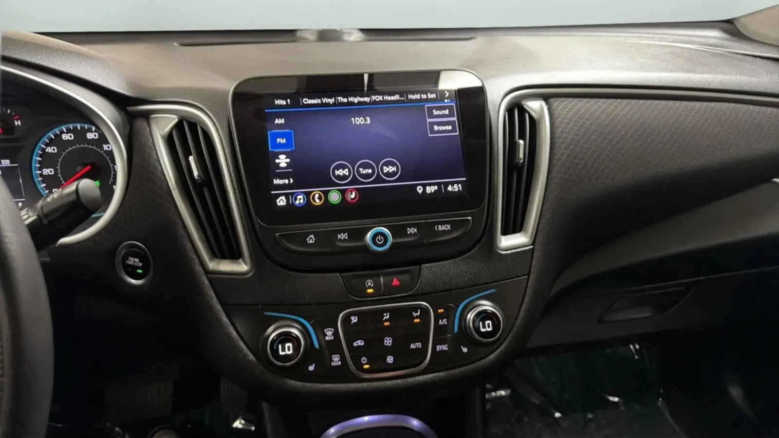 Used 2022 Chevrolet Malibu LT FWD image 13